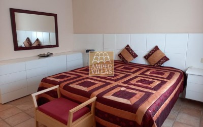 Bonito y amplio chalet en el centro del Albir con piscina privada.